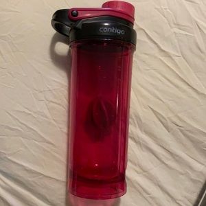 Contigo Shaker Free with Purchase